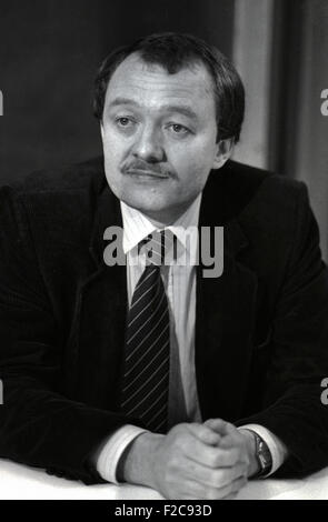 Ken Kenneth Robert Livingstone (nato il 17 giugno 1945) è un cittadino britannico di manodopera/politico socialista servita sindaco di Londra. - Immagine 1984 Foto Stock
