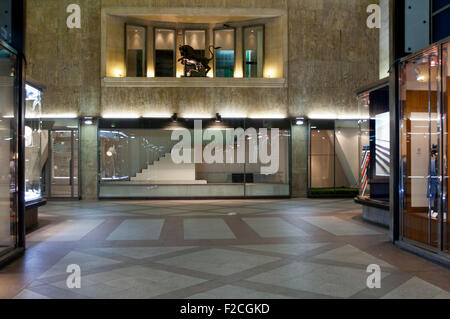 Vista della boutique di Milano, Italia Foto Stock