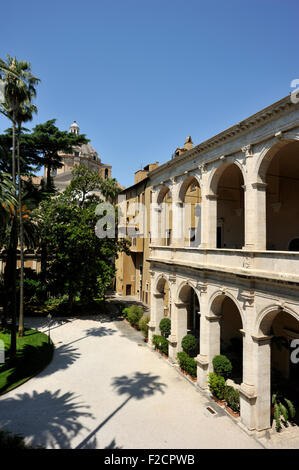 Italia, Roma, Palazzo Venezia, giardini e loggia Foto Stock