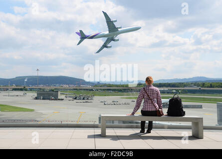 Ragazza in aeroporto Foto Stock