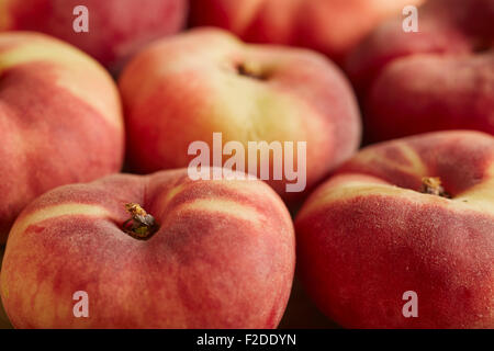 Ciambella fresca pesche presso la Union Square Greenmarket, Manhattan, New York City, Stati Uniti d'America Foto Stock