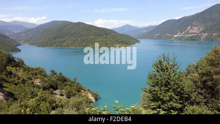 Il serbatoio Zhinvali, Zhinvali, Georgia, nel Caucaso Foto Stock