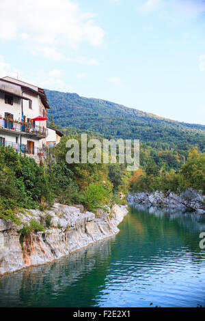 Vista del fiume Soca, Kanal - Slovenia Foto Stock