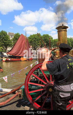 DORDRECHT, Paesi Bassi - 2 giugno 2012: Dordrecht in vapore, la più grande potenza vapore evento in Europa. Vecchia locomotiva a vapore Wolwever Foto Stock