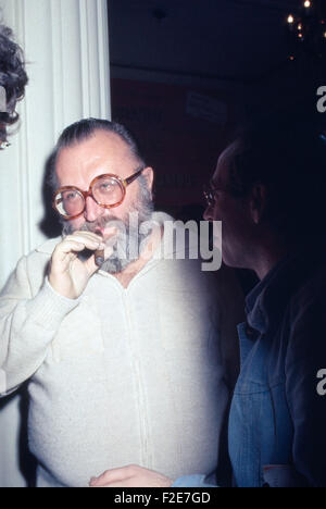 Der italienische direttore cinematografico Sergio Leone a Cannes, Frankreich 1970er Jahre. Film in italiano il regista Sergio Leone a Cannes, Francia degli anni settanta. 24x36VAID6 Foto Stock