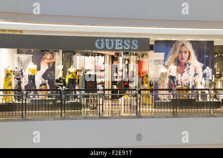 Guess negozio Foto Stock