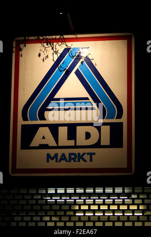 Novembre 2013 - BERLINO: marchi: il logo del "discount Aldi', Berlino. Foto Stock