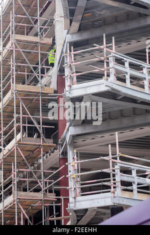 Edificio di costruzione Lavori in corso presso la fabbrica di birra Square, Dorchester South, Dorset in giugno Foto Stock