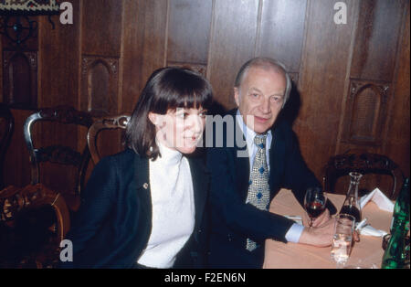 Ehepaar Heidelinde Weis und Hellmuth Duna, Deutschland 1980er Jahre. Attrice austriaca Heidelinde Weis con mio marito Hellmuth Duna, Germania degli anni ottanta. 24x36VAID55 Foto Stock