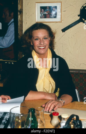 Bayerische Volksschauspielerin Katharina De Bruyn, Deutschland 1980er Jahre. Folklore bavarese attrice Katharina De Bruyn, Germania degli anni ottanta. 24x36VAID64 Foto Stock