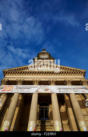 Bolton Town Hall di fronte a Victoria Square a Bolton, Greater Manchester, Inghilterra, fu costruito tra il 1866 e il 1873 per la contea B Foto Stock