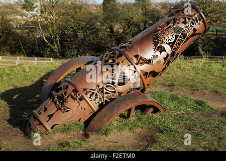 Un cannone royal memorial sulla Queen's applique terrapieni a Newark, in Inghilterra. Foto Stock