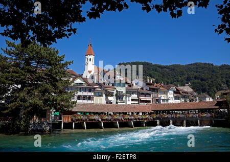 Thun fiume Aare cantone di Berna in Svizzera Europa Foto Stock