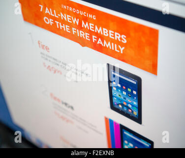Sito web di Amazon la promozione del loro nuovo $49.99 mercato di massa Fire tablet giovedì, 17 settembre 2015. Il nuovo tablet con un prezzo punto significava per impostarlo a parte nel mercato tablet, è stato introdotto con numerosi altri prodotti inclusi nuovi formati più grandi e il suo fuoco TV. (© Richard B. Levine) Foto Stock