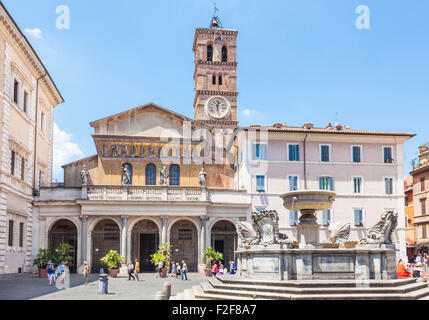 Roma ITALIA Roma Basilica di Santa Maria in Trastevere, una delle chiese più antiche di Roma Italia Lazio Roma EU Europe Foto Stock