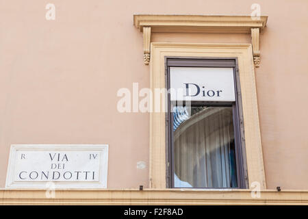 Dior shop segno sulla Via dei Condotti Roma Italia Roma Lazio Italia Europa UE Foto Stock