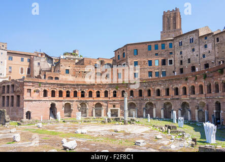 Mercati di Traiano forum è un grande complesso di rovine sulla Via dei Fori Imperiali nella città di Roma Italia Roma Lazio EU Europe Foto Stock