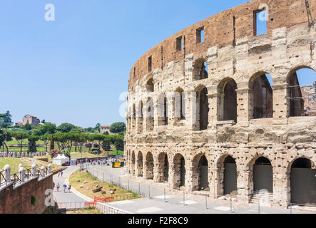 Roma Colosseo o Anfiteatro Flavio Roma Lazio Italia Europa UE Foto Stock