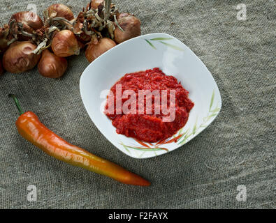 Il curry rosso pepe pasta . kırmızı biber salcası - cucina turca Foto Stock