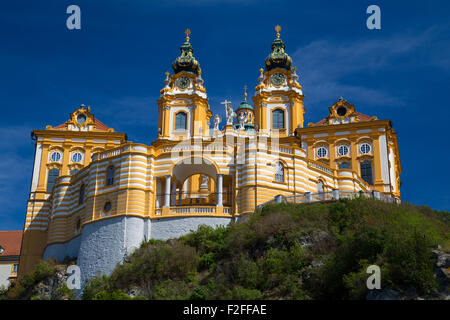 L'esterno dell'Abbazia di Melk in Austria durante il giorno in estate. Vi è spazio per il testo. Foto Stock