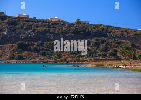 Vista del lago di Venere a Pantelleria, Sicilia Foto Stock