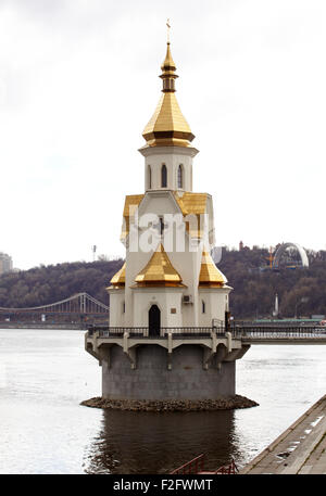 Cappella sul fiume Dnieper, Kiev - Ucraina Foto Stock