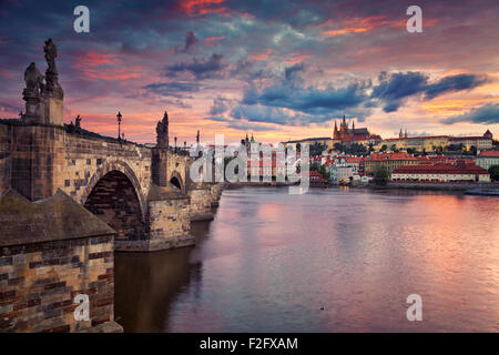 Praga. Immagine di Praga, capitale della Repubblica ceca, durante il bellissimo tramonto. Foto Stock