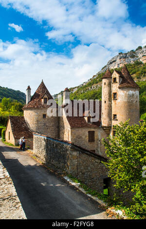 Una dimora medievale in Autoire, "uno dei più bei villaggi della Francia", Lot, Midi-Pirenei, Francia Foto Stock