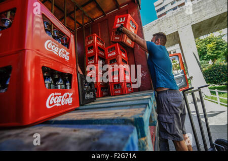 La consegna della Coca Cola-la entrega de Coca Cola Foto Stock