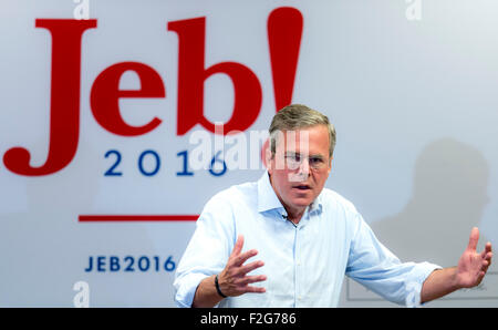 Las Vegas, Nevada, USA. Xvii Sep, 2015. JEB BUSH PARLA a diverse dozzine di persone durante un rally presso il Memoriale dei Veterani di servizi per il tempo libero centro. © Brian Cahn/ZUMA filo/Alamy Live News Foto Stock