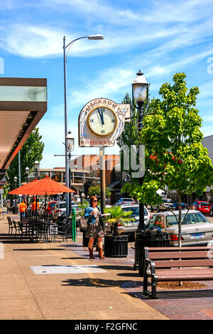 Orologio pubblico sulla storica Liberty Street nel centro cittadino di Salem in Oregon Foto Stock