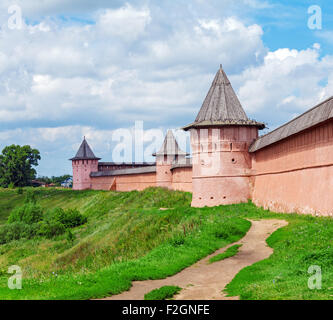 Monastero di San Euthymius parete, Sito Patrimonio Mondiale dell'UNESCO, Suzdal, Russia Foto Stock