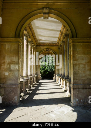 Palladiano ponte sopra il lago in prima Park Foto Stock