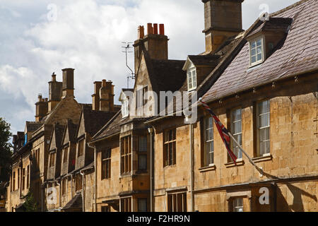 Fila di edifici residenziali in Chipping Camden Foto Stock