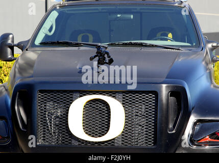 Autzen Stadium, Eugene, OR, Stati Uniti d'America. Xix Sep, 2015. L Anatra carrello durante il NCAA Football gioco tra le anatre e la Georgia State pantere a Autzen Stadium, Eugene, o. Larry C. Lawson/CSM/Alamy Live News Foto Stock