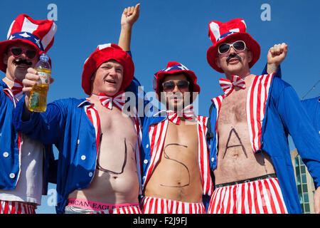 Brighton, Regno Unito. Xx Settembre, 2015. Coppa del Mondo di Rugby 2015: Stati Uniti d'America fans nella vivace atmosfera per il loro gioco contro Samoa a Brighton, Inghilterra, Regno Unito domenica 20 settembre 2015 Credit: DB Immagini/Alamy Live News Foto Stock