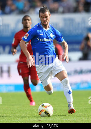 Darmstadt, Germania. Xix Sep, 2015. Darmstadt Marcel Heller in azione durante la Bundesliga tedesca partita di calcio tra SV Darmstadt 98 e FC Bayern Monaco di Baviera a Darmstadt, Germania, 19 settembre 2015. Foto: ARNE DEDERT/dpa/Alamy Live News Foto Stock