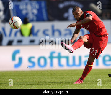 Darmstadt, Germania. Xix Sep, 2015. Monaco di Baviera è Arturo Vidal in azione durante la Bundesliga tedesca partita di calcio tra SV Darmstadt 98 e FC Bayern Monaco di Baviera a Darmstadt, Germania, 19 settembre 2015. Foto: ARNE DEDERT/dpa/Alamy Live News Foto Stock