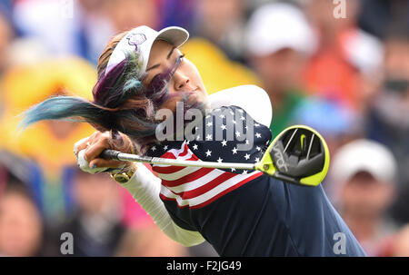 St. Leon-Rot, Germania. Xx Settembre, 2015. Noi golfista Michelle Wie in azione durante la Solheim Cup in St. Leon-Rot, Germania, 20 settembre 2015. Due squadre consistente dei migliori dodici femmina professionale i golfisti provenienti da Europa e Stati Uniti, rispettivamente, per prendere parte alla Biennale team golf tournament, con le sedi di gara rotante tra Europa e Stati Uniti. La Germania è l'hosting del Solheim Cup per la prima volta. Foto: UWE ANSPACH/dpa/Alamy Live News Foto Stock