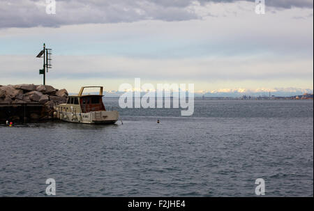 Vista mare e porto di Grignano vicino a Trieste Foto Stock