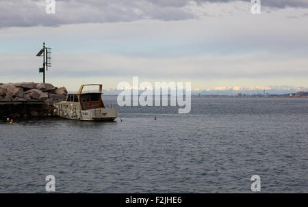 Vista mare e porto di Grignano vicino a Trieste Foto Stock