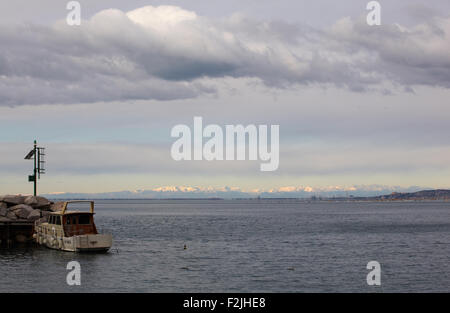 Vista mare e porto di Grignano vicino a Trieste Foto Stock