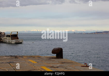 Vista mare e porto di Grignano vicino a Trieste Foto Stock