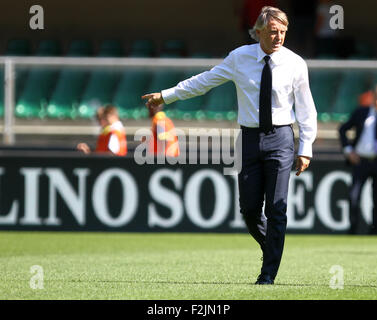 Verona, Italia. Xx Settembre, 2015. Roberto Mancini Inter Head Coach gesti durante il campionato italiano di una partita di calcio tra AC Chievo Verona v FC Inter al Bentegodi Stadium il 20 settembre, 2015. Credito: Andrea Spinelli/Alamy Live News Foto Stock