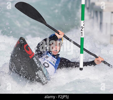 Lee Valley, Londra, Regno Unito. Xx Settembre, 2015. ICF Canoa Slalom campionato del mondo. Il giorno 5. K1 uomini, Vavrinec Hradilek (CZE) London 2012 Olympic Silver Medallist durante il K1 uomini semi-finale. Credito: Azione Sport Plus/Alamy Live News Foto Stock