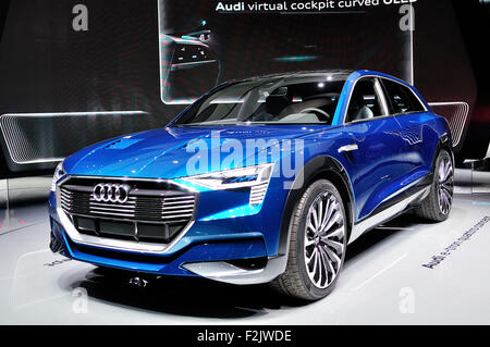 Francoforte, Germania. Xx Settembre, 2015. Audi e-tron quattro concept car mostrata al Internationale Automobil Ausstellung (IAA) il 20 settembre 2015 a Francoforte in Germania. Credito: Karol Sobolewski/Alamy Live News Foto Stock