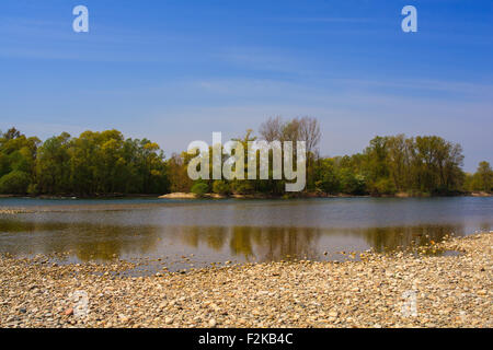 Vista panoramica del fiume Ticino in Italia Foto Stock