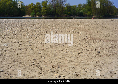 Vista del Ticino riverbed in Italia Foto Stock