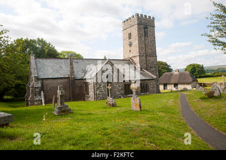Chiesa parrocchiale di San Pietro, Buckland in moro, parco nazionale di Dartmoor, Devon, Inghilterra, Regno Unito Foto Stock