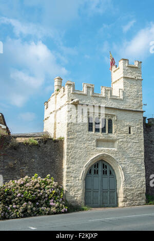 Porth Mawr cancello in Crickhowell, tutto ciò che resta di un Motte e Bailey Castello costruito dai Normanni, nella contea di Powys Foto Stock